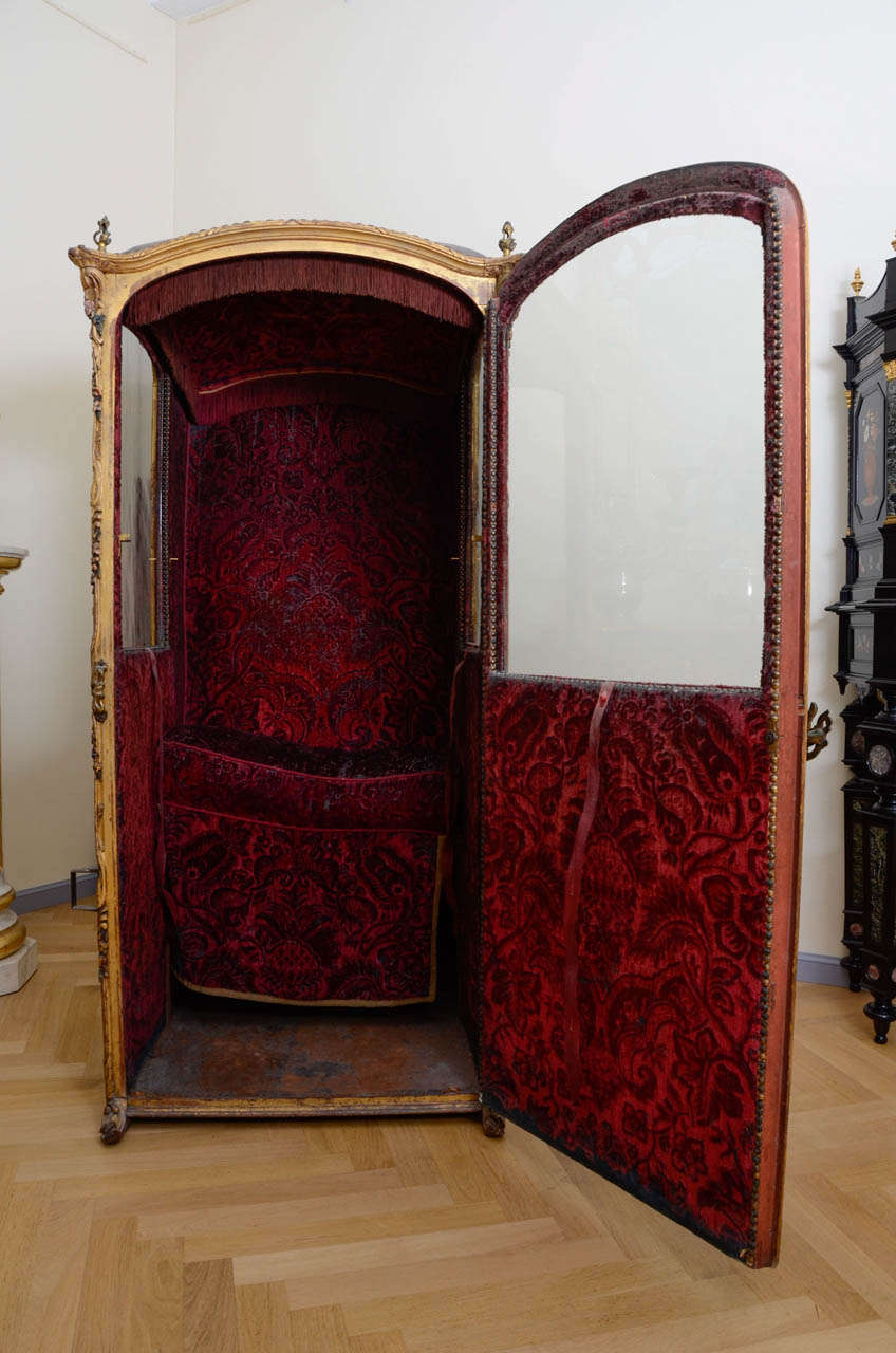 18th Century and Earlier 18th Century Gilded Sedan Chair