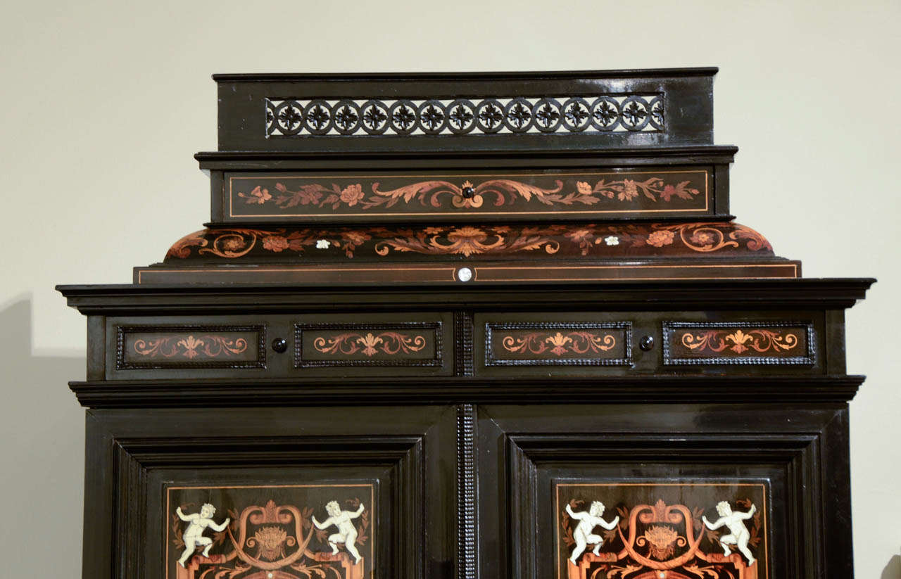 19th Century Italian Marquetry Cabinet In Good Condition In Nice, Cote d' Azur