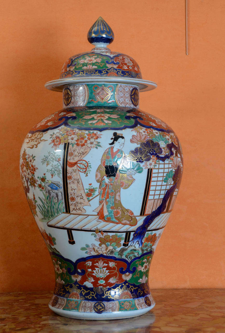 Polychromed A Large Japanese Imari Vase 19th Century