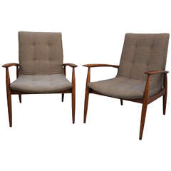 Pair of Mid-Century Walnut Lounge Chairs Pair of Mid-Century Walnut Lounge Chairs