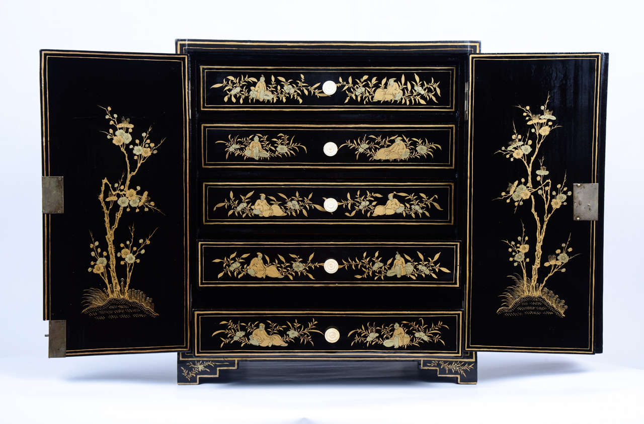 Lacquer 19th Century Chinese Export Cabinet