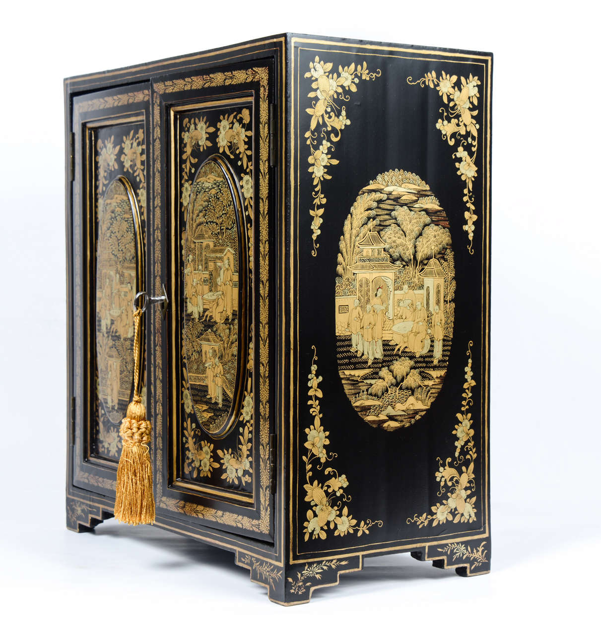 19th Century Chinese Export Cabinet 4