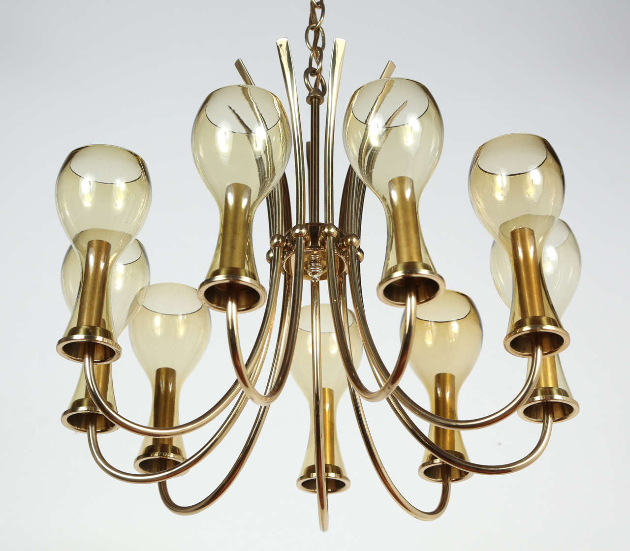 Mid-Century Italian Brass Chandelier For Sale 1