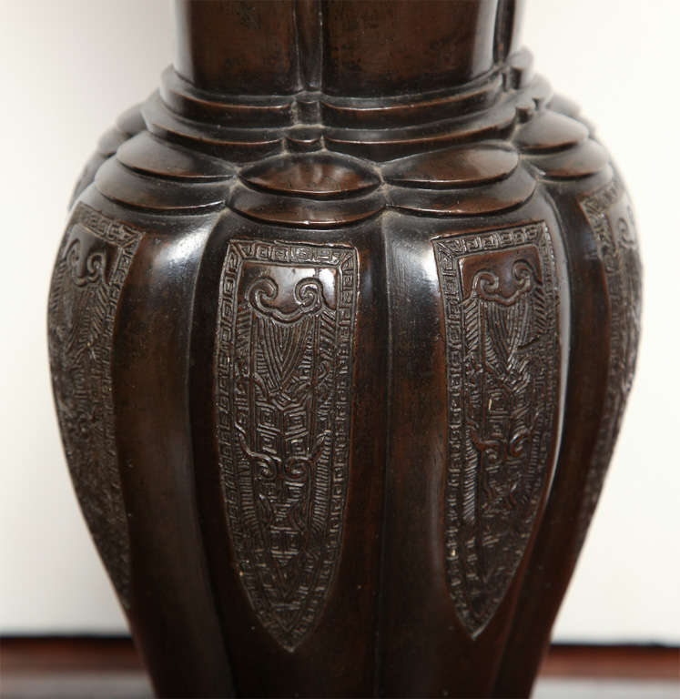 19th Century Japanese Bronze vase 4