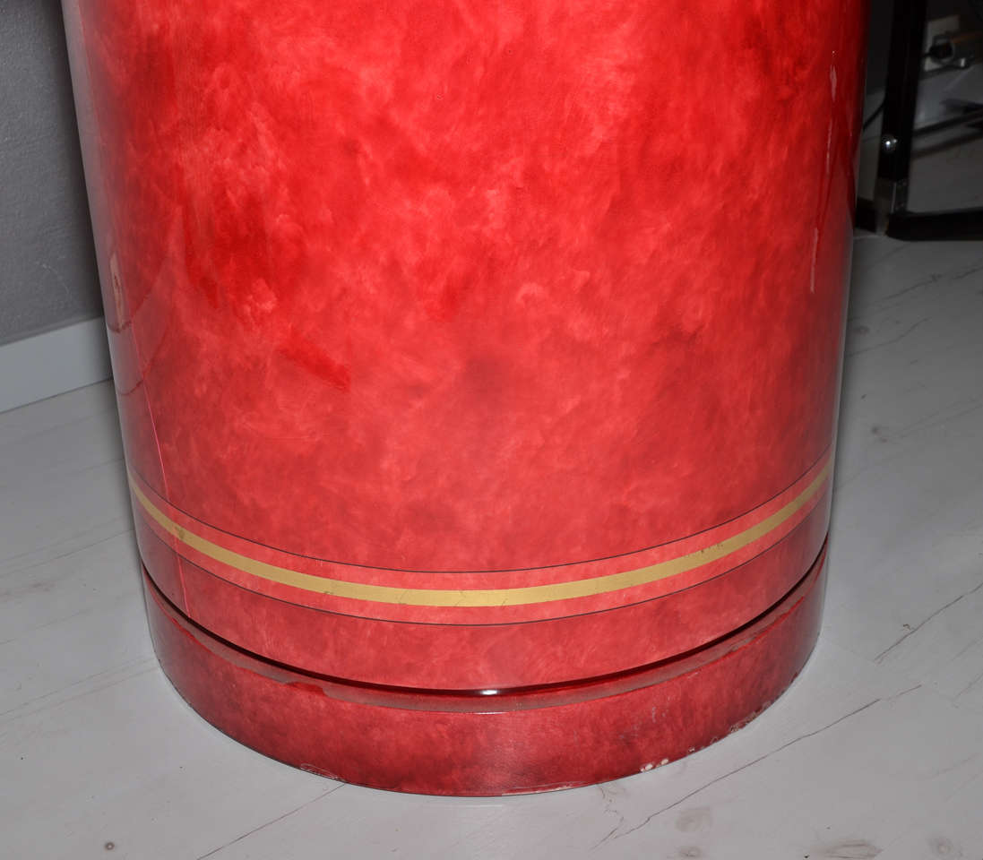 1970s Red Lacquered Table For Sale 2