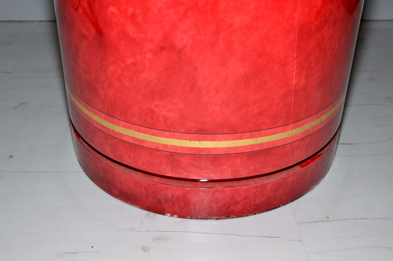 1970s Red Lacquered Table For Sale 4