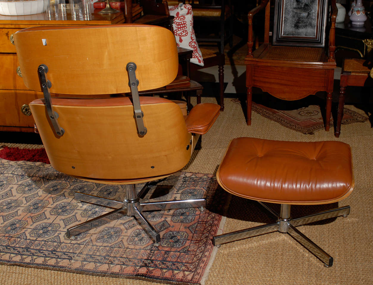 Pair of Eames Style Lounge Chairs and Ottomans 1