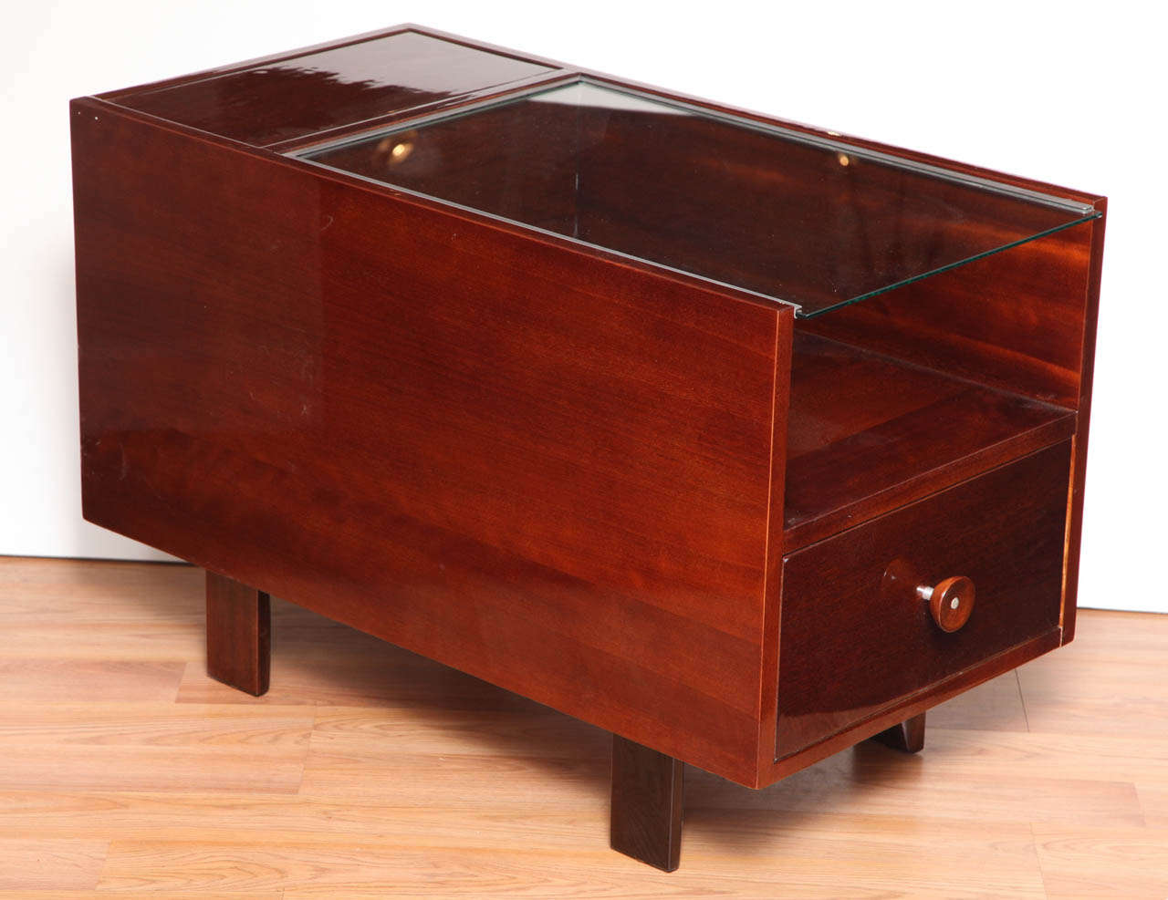 Paire de tables de style Midcentury conçues par George Nelson pour Herman Miller Furniture Company, vers les années 1950.