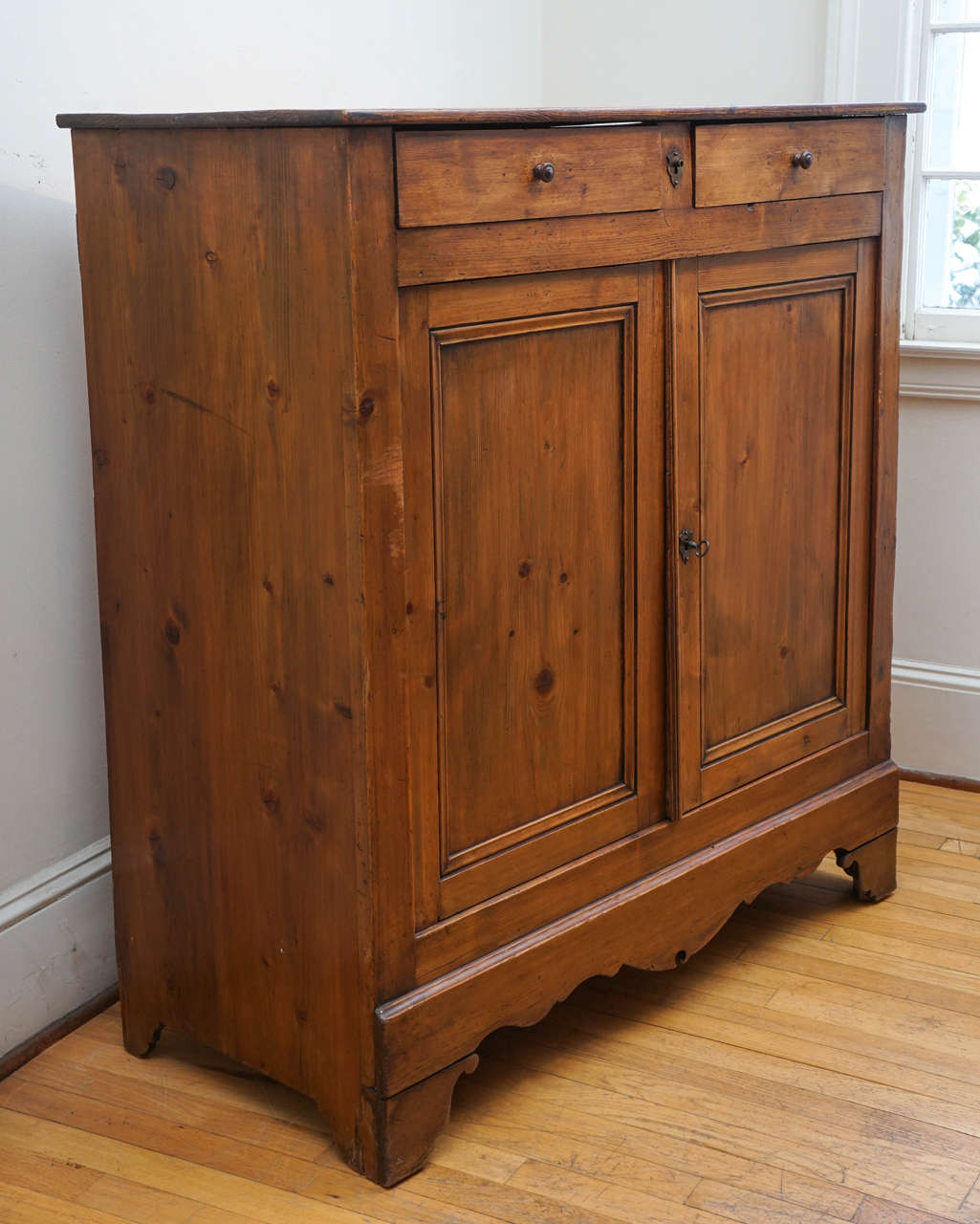 French Two-Drawer and Two-Door Buffet 1
