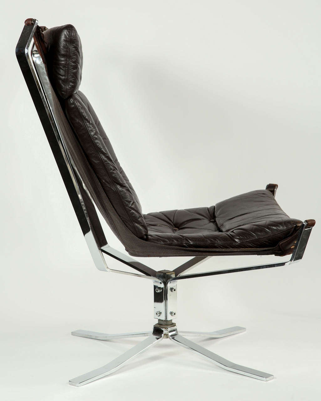 Late 20th Century Impeccable 1970's Sigurd Resell Falcon Chair