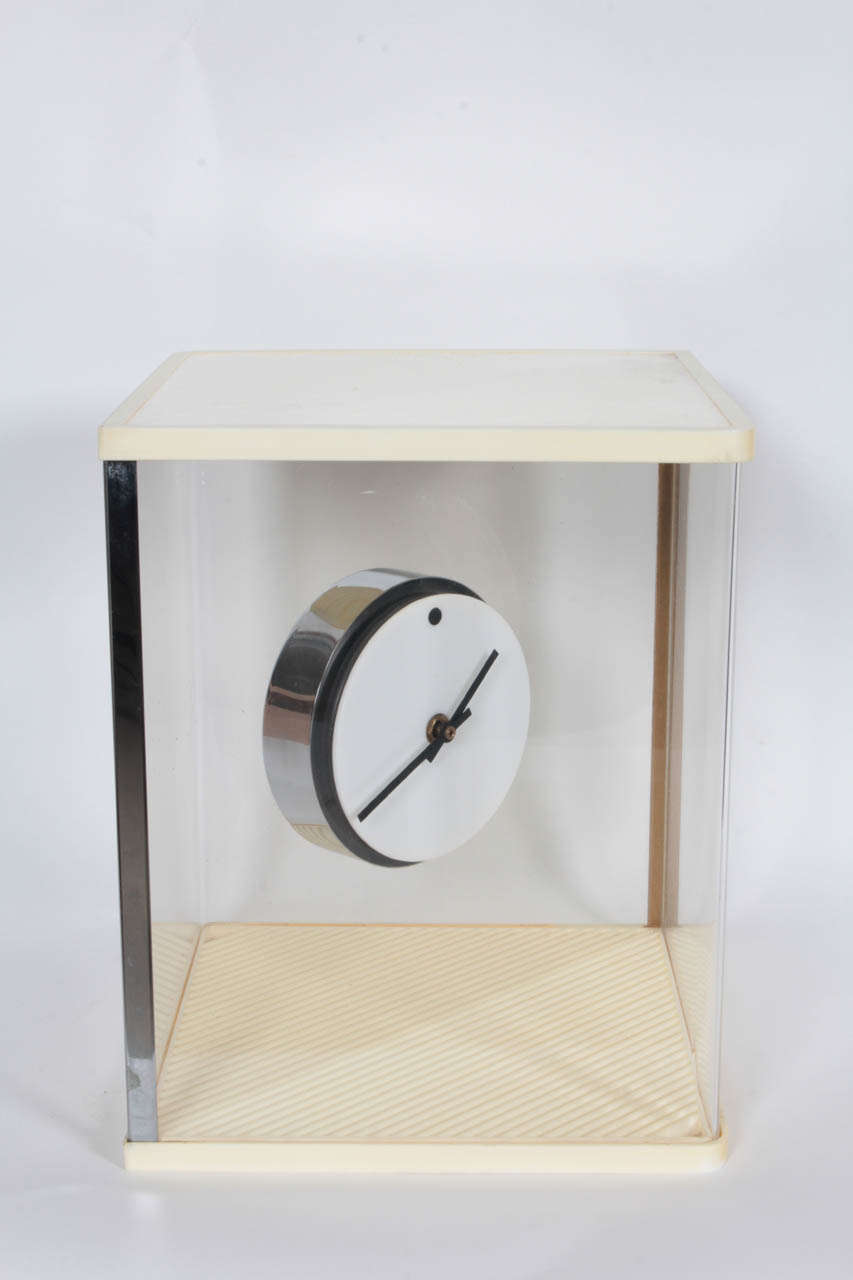 Mid-20th Century Lucite Mystery Clock by Raymor