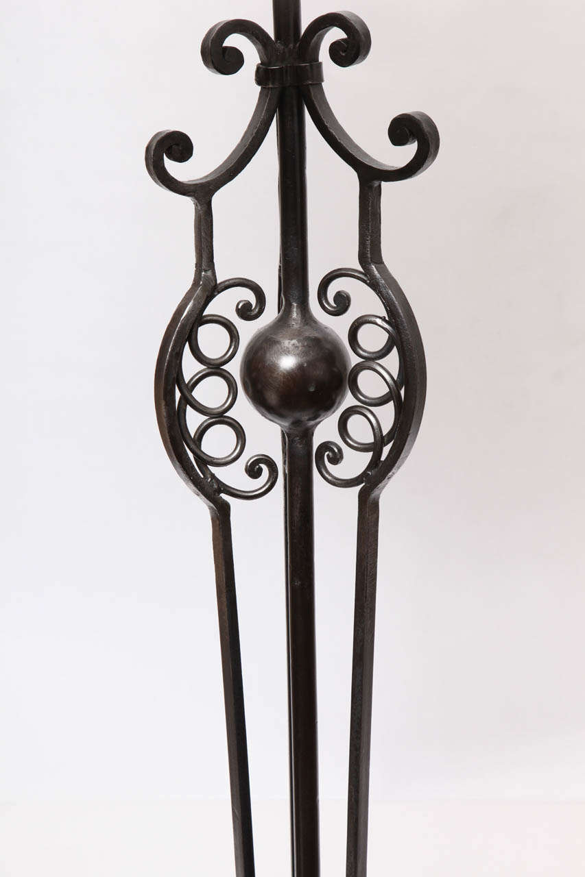Hand-Crafted Floor Lamp Art Moderne wrought iron France 1940's For Sale