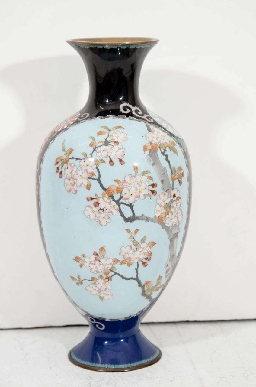 A Japanese Blue Cloisenne Meiji Period Vase with Samurai Figures In Good Condition For Sale In New York, NY