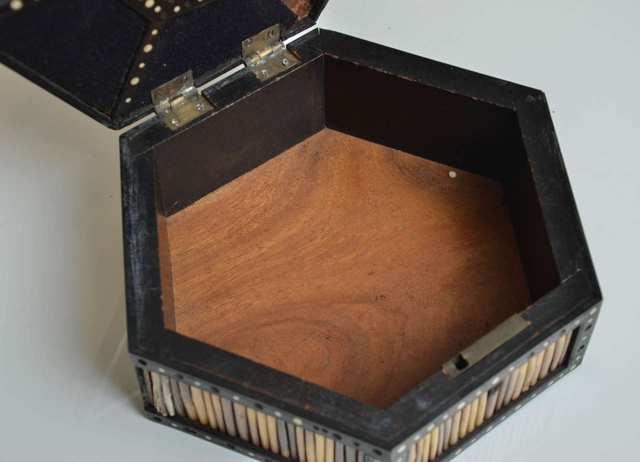 19th Century 6-Sided Anglo-Indian Quill Box For Sale 3