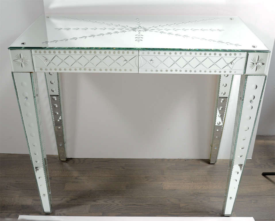 Remarquable console en miroir vénitien gravé à l'envers et biseauté