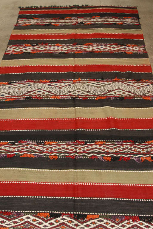 Marokkanischer authentischer Stammeskunst-Kelim-Teppich, Nordafrika im Zustand „Gut“ im Angebot in North Hollywood, CA