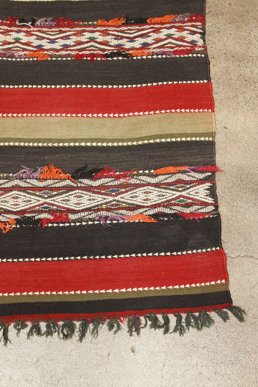 Marokkanischer authentischer Stammeskunst-Kelim-Teppich, Nordafrika im Angebot 3
