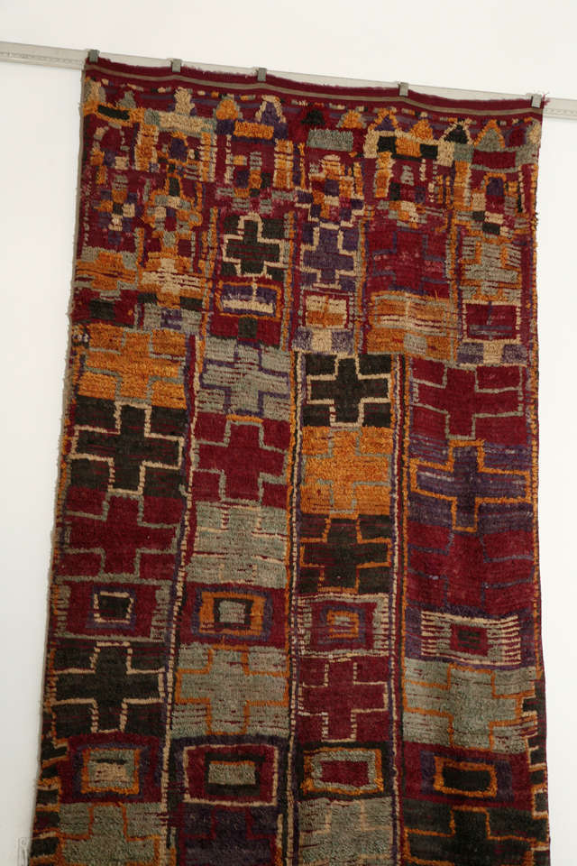 Vintage Moroccan Rug In Good Condition For Sale In West Hollywood, CA