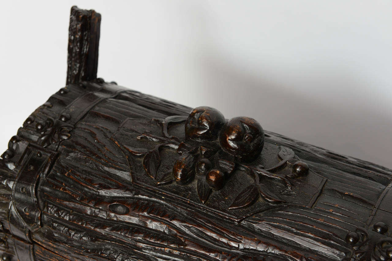 A Black Forest Carved Box, Germany, Late 19th Century 3