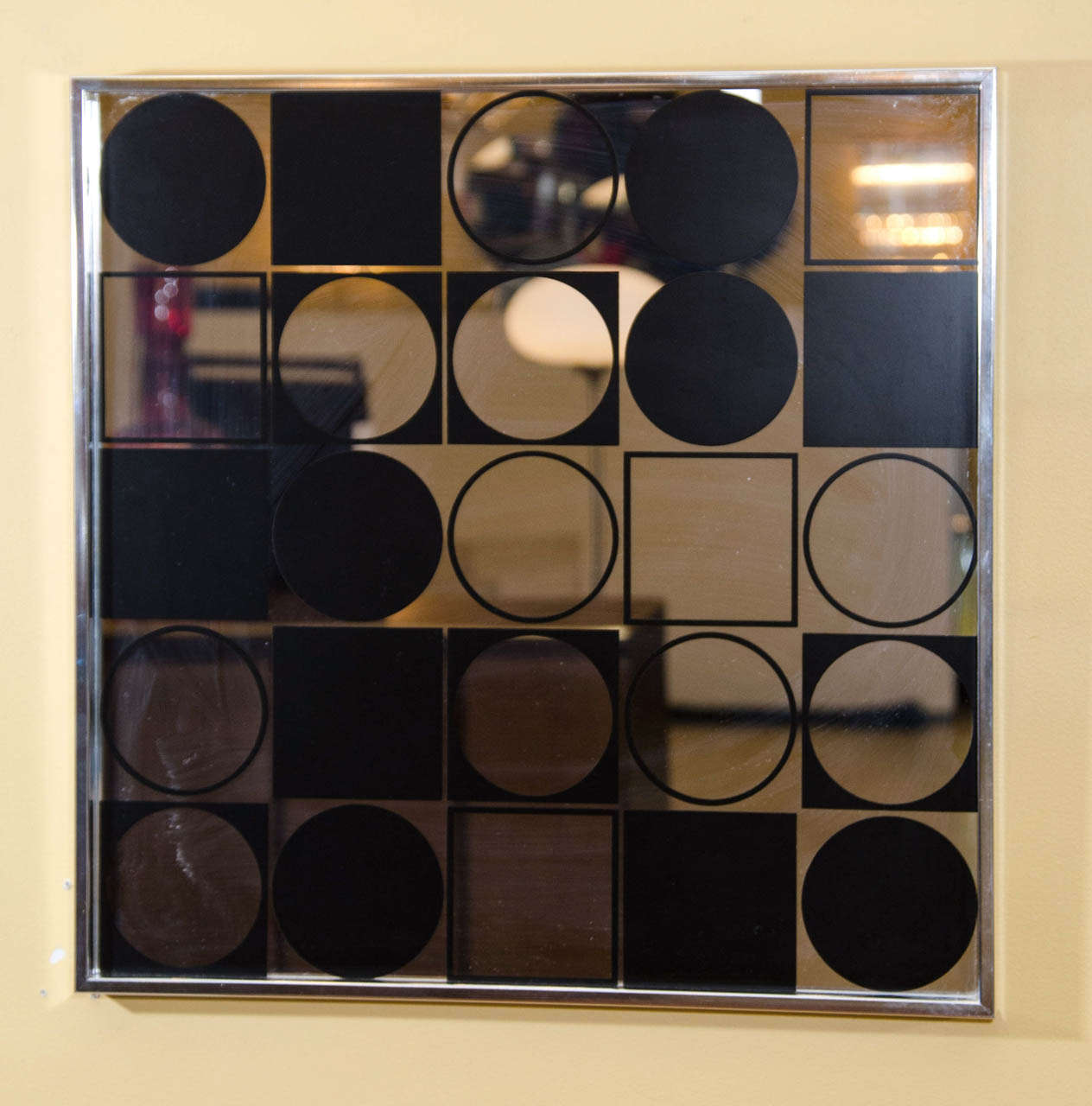 Mod Graphic Wall Mirror In Good Condition For Sale In New York, NY