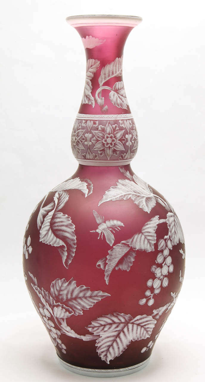 An Important Unsigned Stevens & Williams Cameo Glass Vase In Excellent Condition For Sale In New York, NY