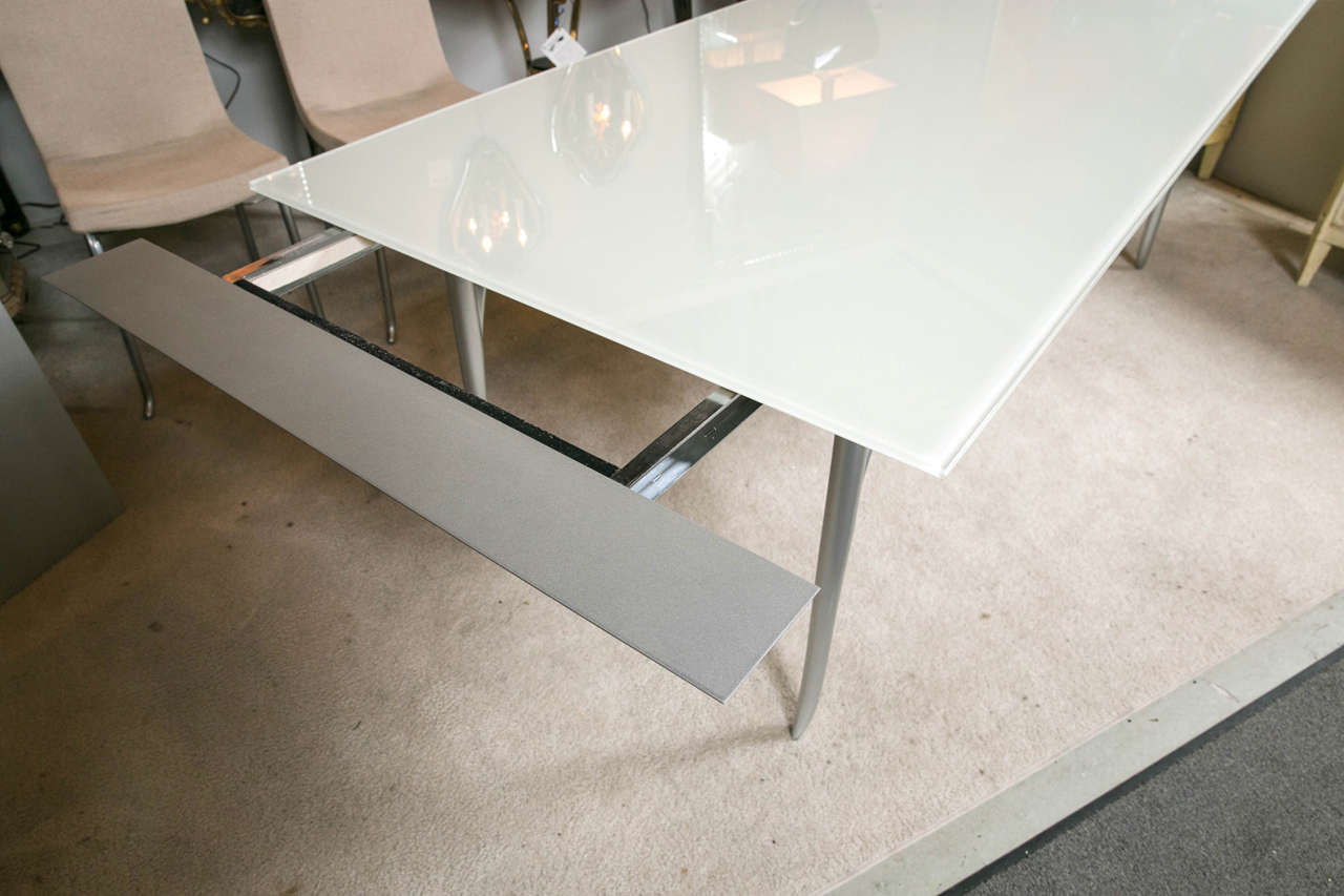 Roche Bobois Dining Table with Extendable Leave In Good Condition In Stamford, CT