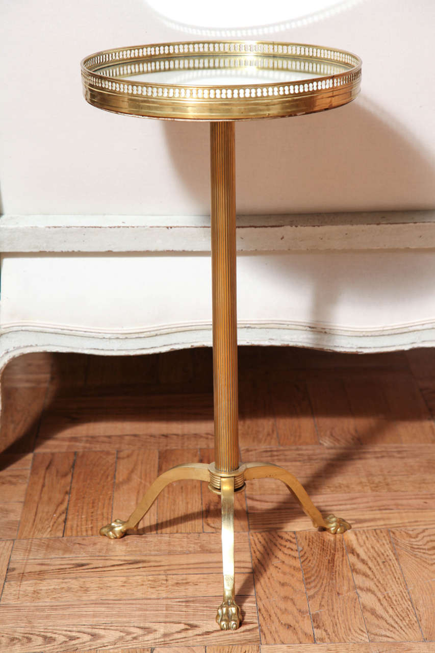 A Pair of Gilt Brass and Mirrored Topped Small Gueridon Tables, France c. 1950 In Excellent Condition In New York, NY