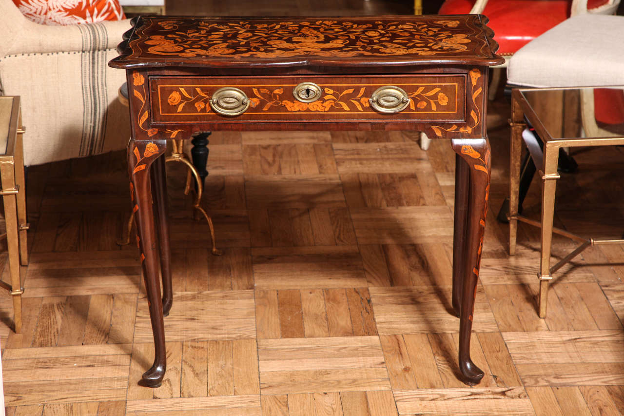 An 18th Century Dutch Mahogany and Marquetry Inlay Tea Table In Excellent Condition In New York, NY