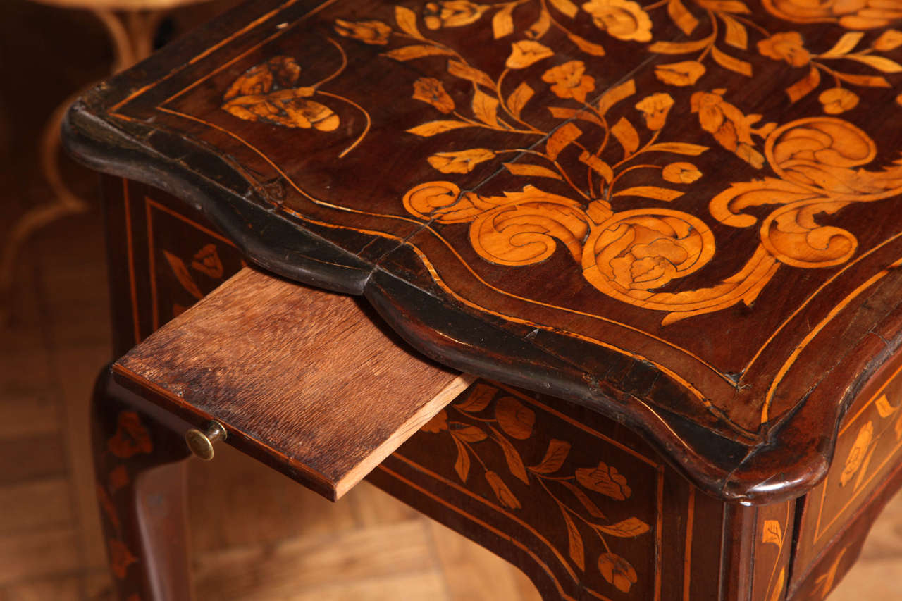 An 18th Century Dutch Mahogany and Marquetry Inlay Tea Table 7