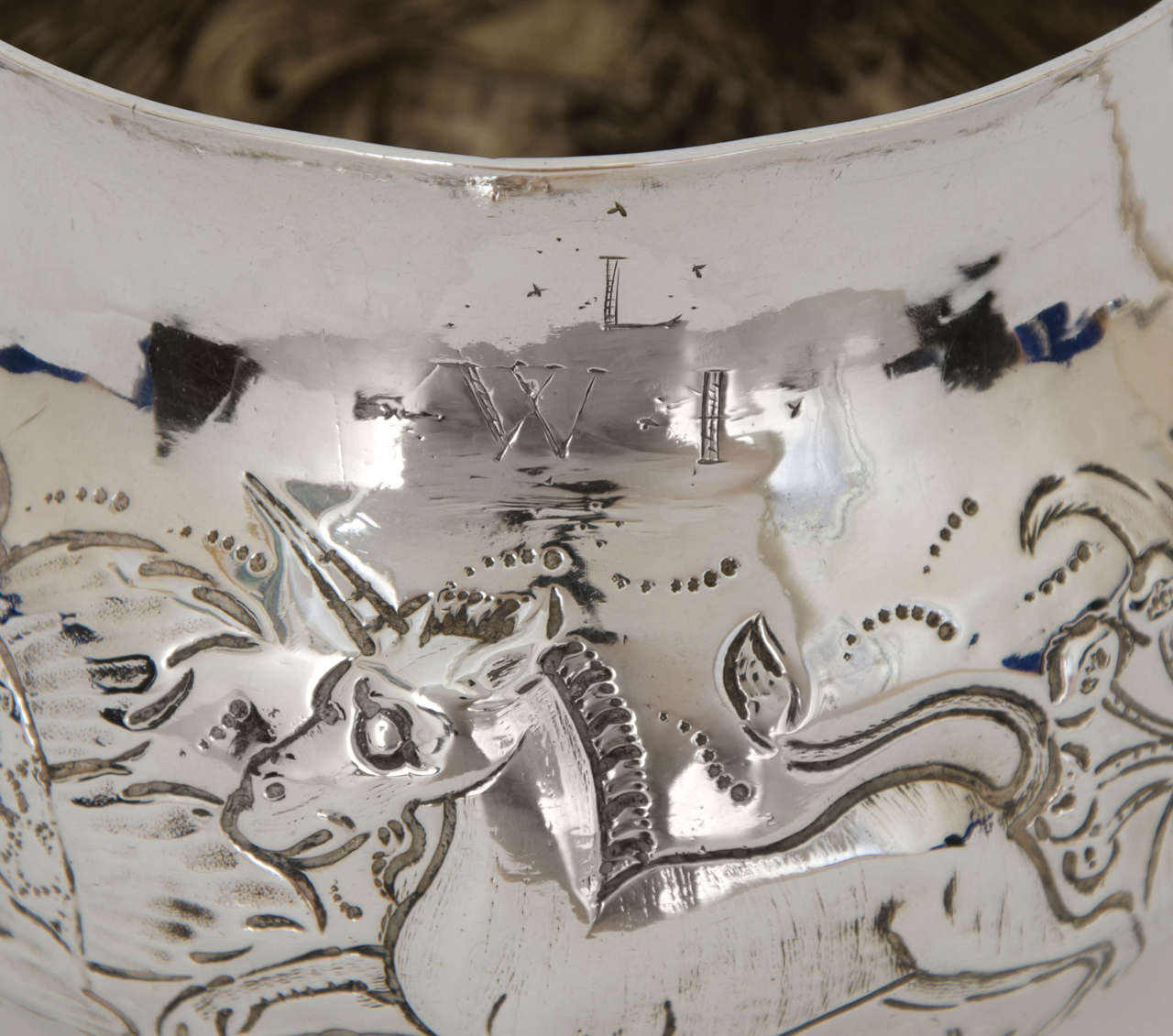 A Charles II Antique Silver Porringer In Good Condition In London, GB