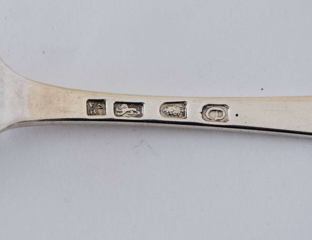 Antique Silver Feather Edge  Carrington Shield Pattern Service of Flatware In Good Condition For Sale In London, GB