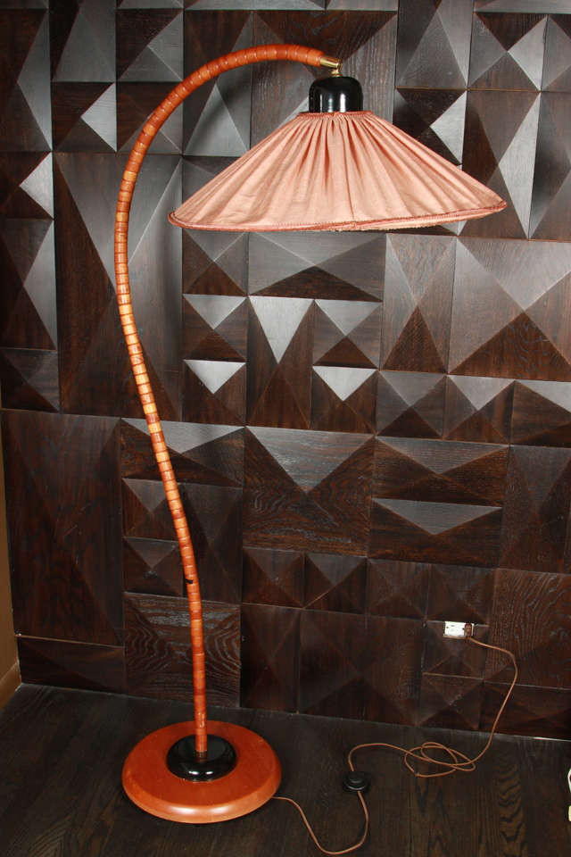 TULIP-SHAPED DANISH FLOOR LAMP, Early 20th Century For Sale 3