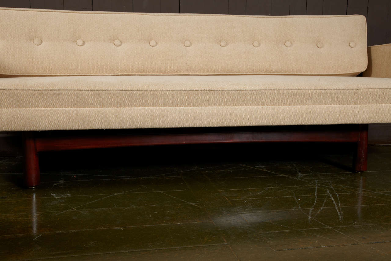  'New York' sofa by Edward Wormley. In Excellent Condition In Paris, FR