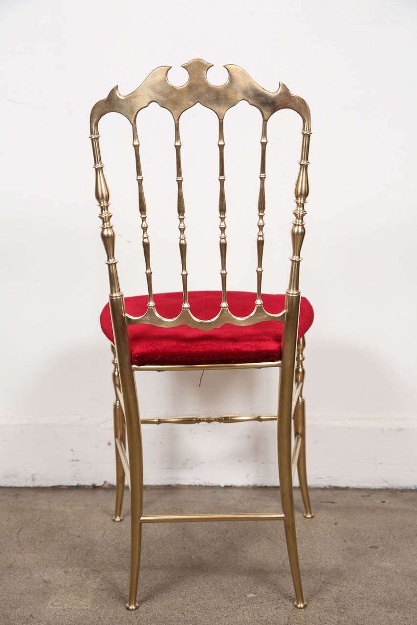 Mid-20th Century Set of Two Polished Brass Chiavari Chairs with Red Velvet, Italy For Sale