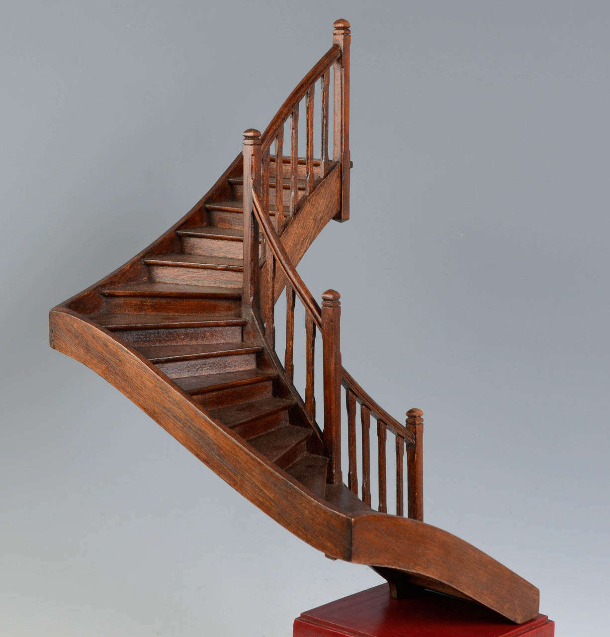 19th Century Carved Walnut Masterpiece Spiral Staircase In Excellent Condition In Paris, FR