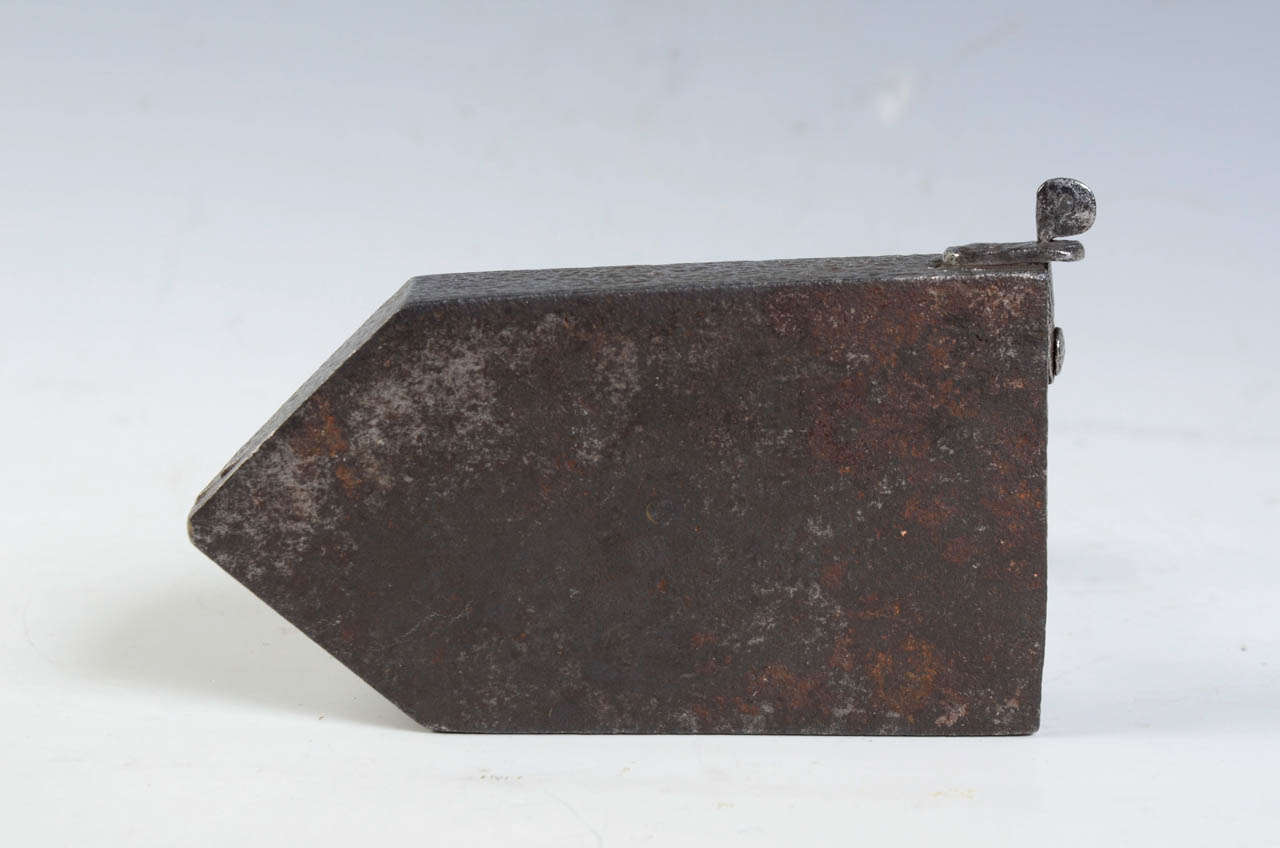 Ein Nürnberger Bügeleisen von ca. 1700 (Deutsch)