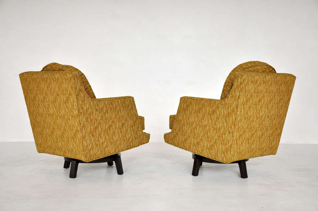 Dunbar Swivel Lounge Chairs by Edward Wormley In Excellent Condition In Chicago, IL