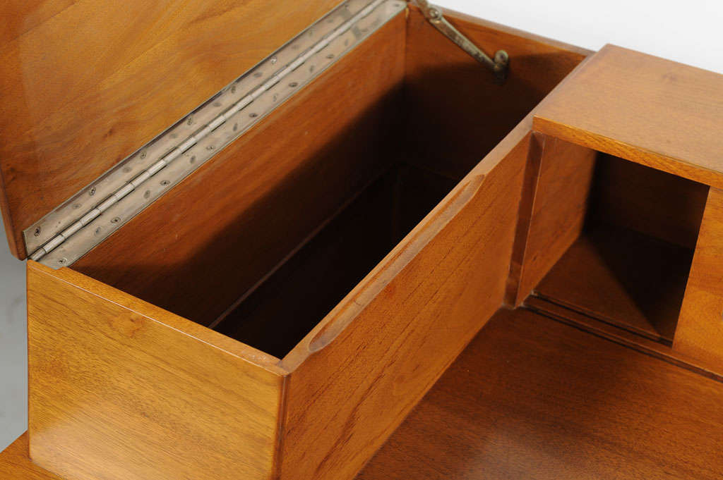 T.H. Robsjohn-Gibbings - Desk In Excellent Condition In San Francisco, CA
