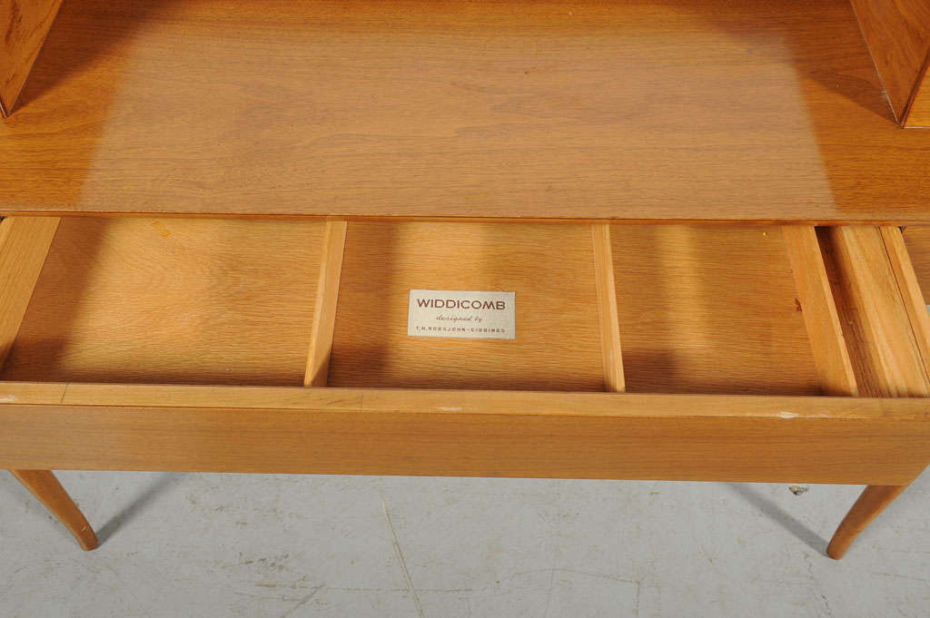 Mid-20th Century T.H. Robsjohn-Gibbings - Desk