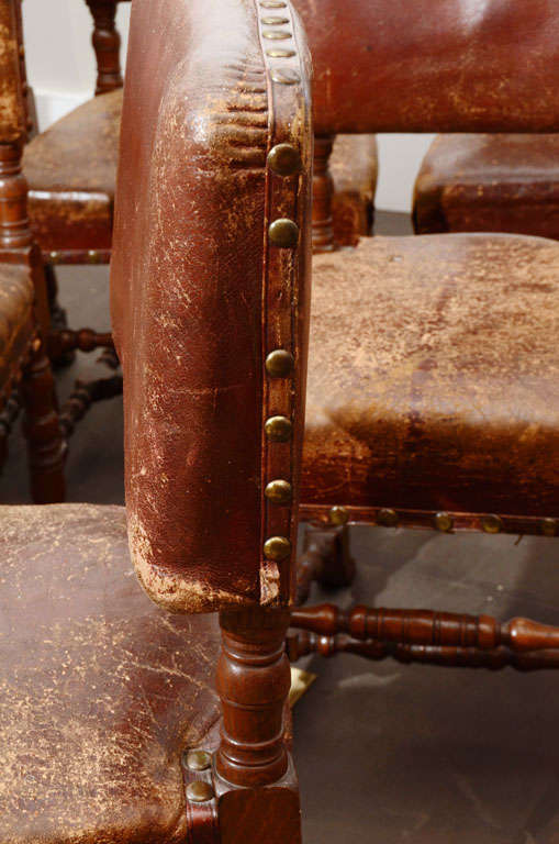 Ensemble de six chaises anciennes en cuir, Angleterre, 19ème siècle en vente 1