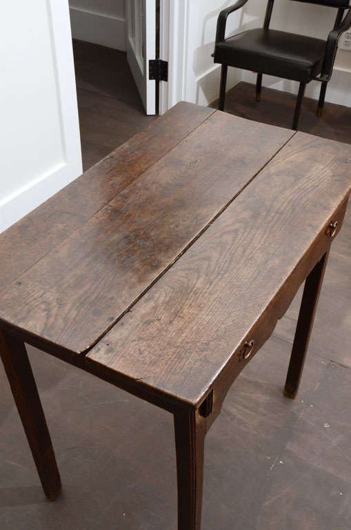 Georgian Oak Side Table In Excellent Condition In New York City, NY