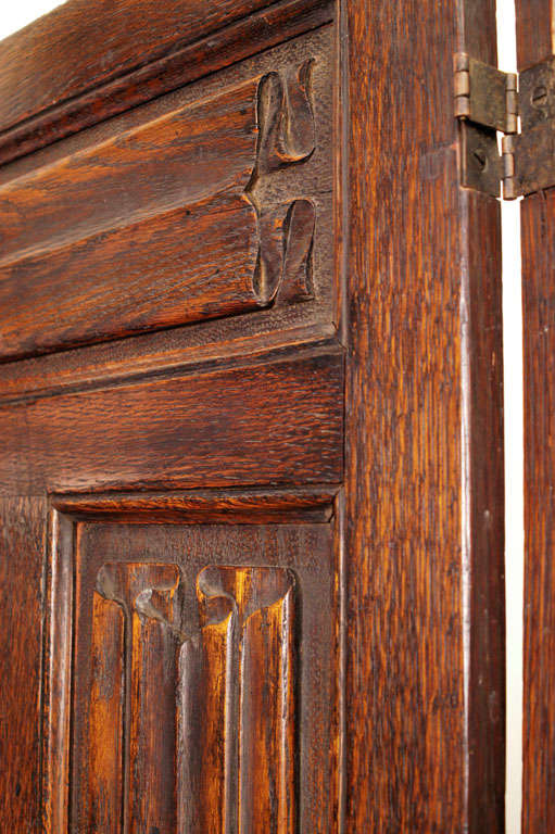 Early 20th C. Drapery Motif Tri-fold Oak Screen 1