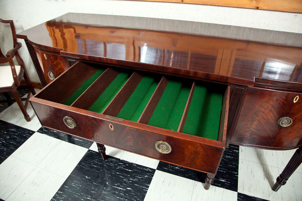 Regency Mahogany Sideboard on Fluted Legs In Excellent Condition In Woodbury, CT