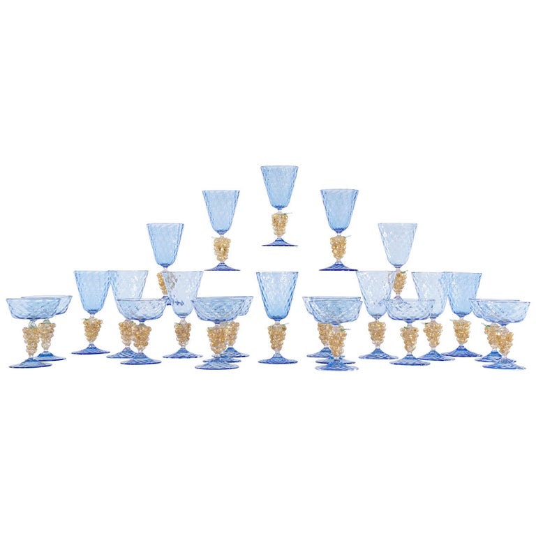 service de verres à pied 24 pièces Barovier soufflé à la main de style  vénitien "bleu français" pour 12 personnes En vente sur 1stDibs
