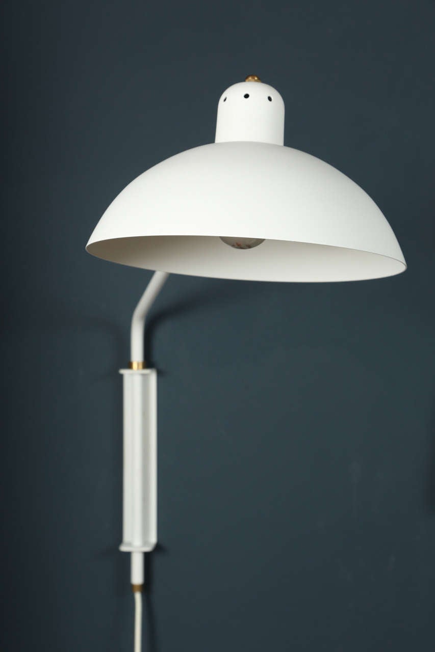 Waldorf Wall Lamp in White For Sale 2