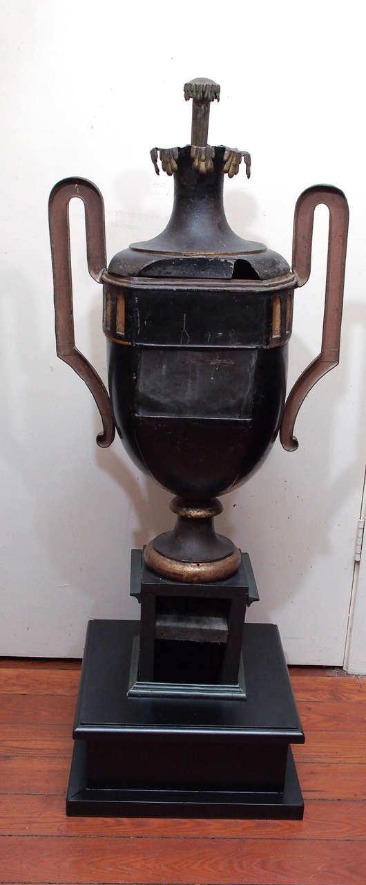 18th Century French Tole Fountain For Sale 3