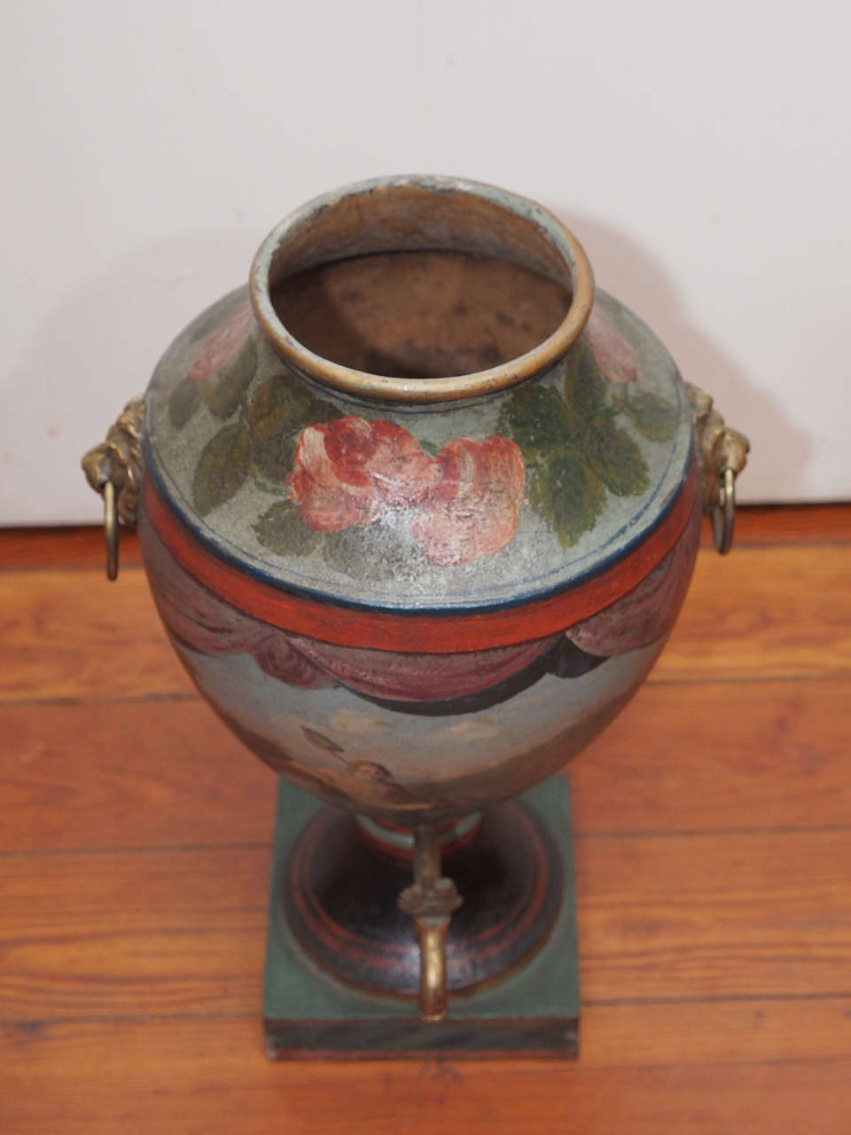 18th Century Painted Tole Hot Water Urn In Good Condition In Natchez, MS