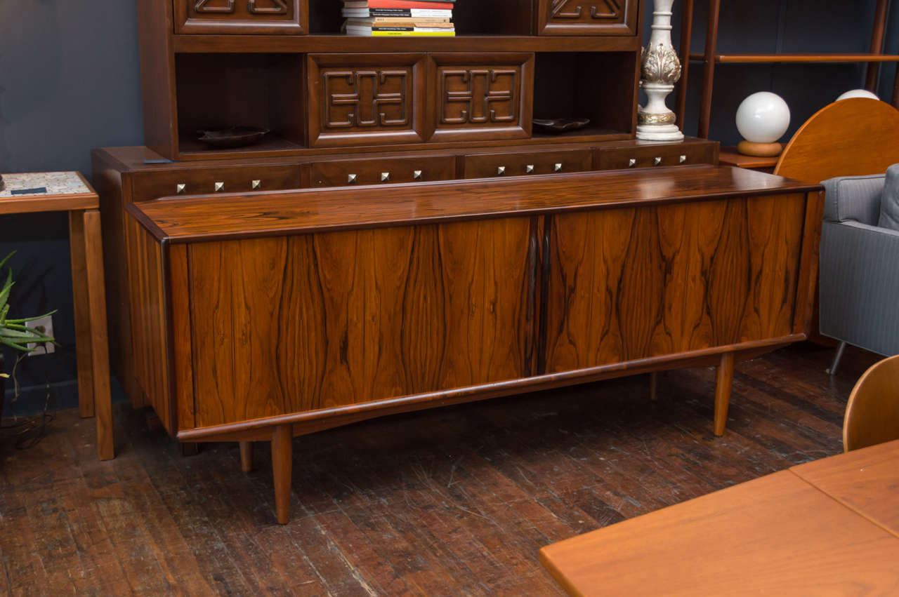 Simply gorgeous rosewood grain patterns throughout, fitted interiors and in excellent original condition.