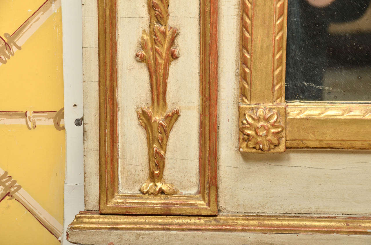 Pair of Swedish Regency Style Painted Gilt Wooden Carved Mirrors 5