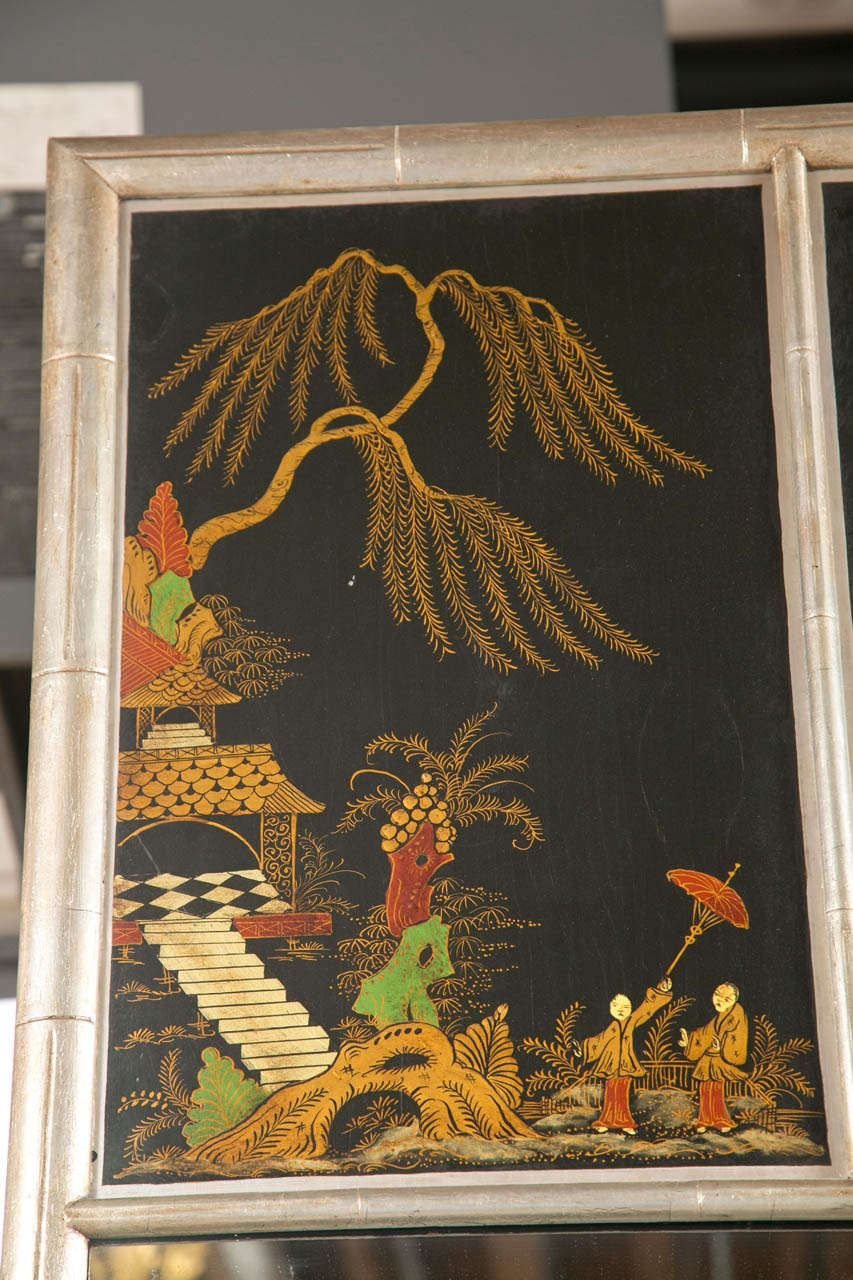 Chinoiseries Miroir décoratif en faux bambou et faux argent de style chinoiseries peint à la main en vente